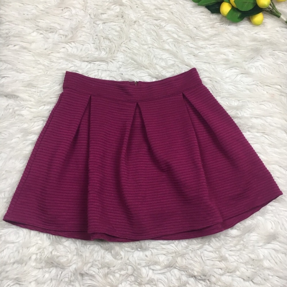 Aeropostale Fuschia Pleated Mini Skirt Size Medium